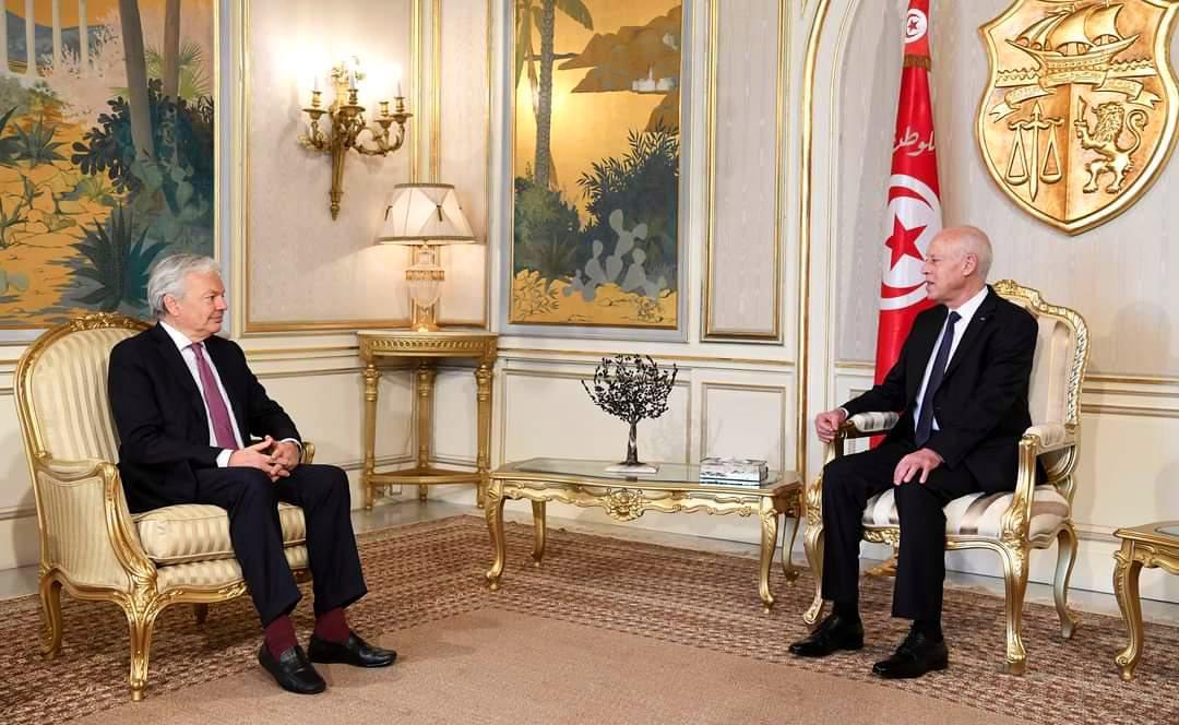 بعد زيارته تونس..المفوض الأوروبي : قلقون من مدى احترام حقوق الإنسان