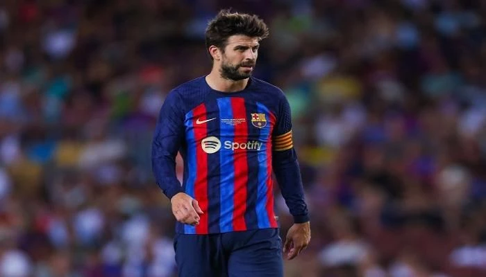 بيكيه يعلن اعتزال كرة القدم