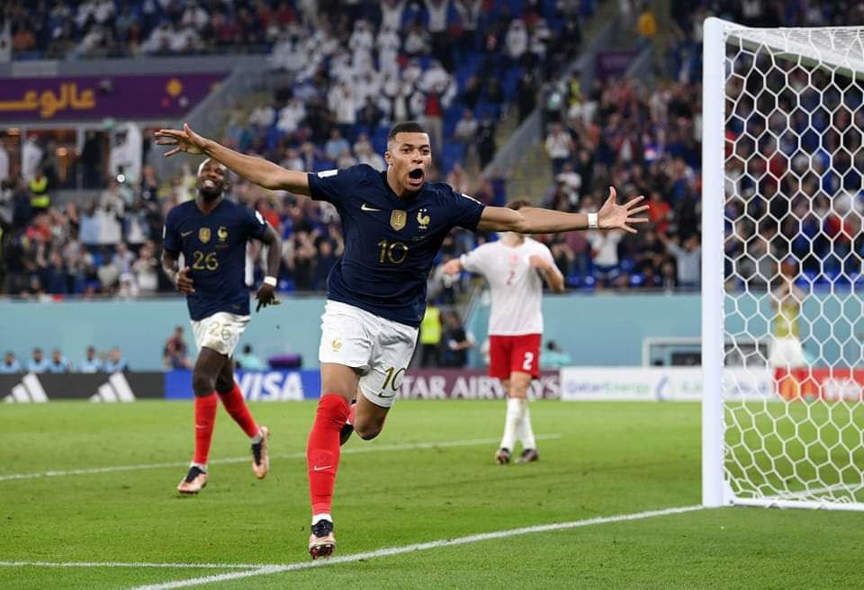 مبابي متمسك باللعب كأساسي في لقاء تونس