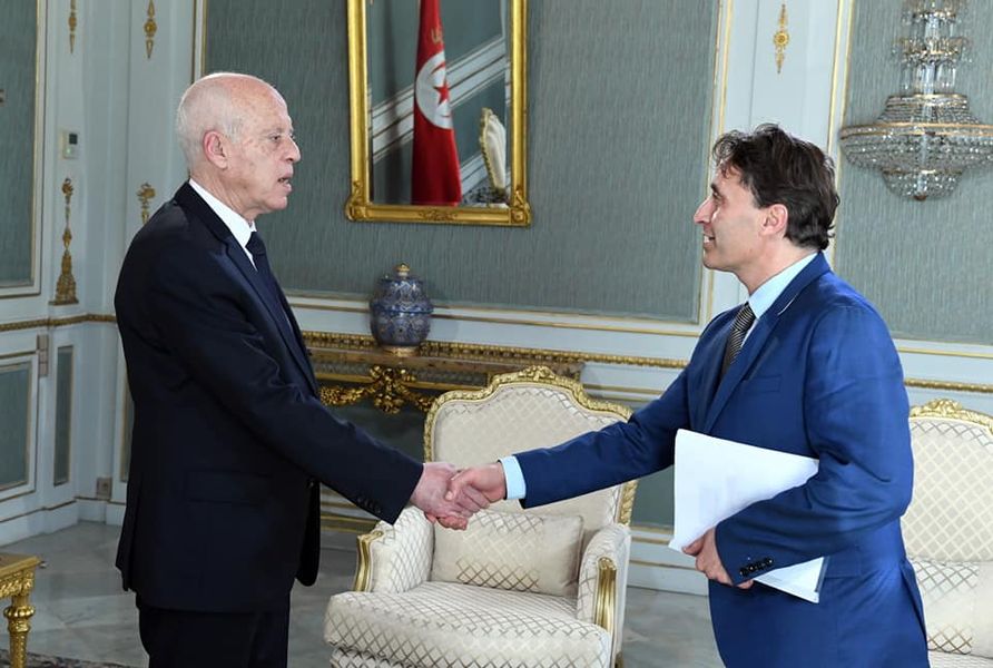 مقترح مشروع لتجاوز أزمة العلف على طاولة سعيد