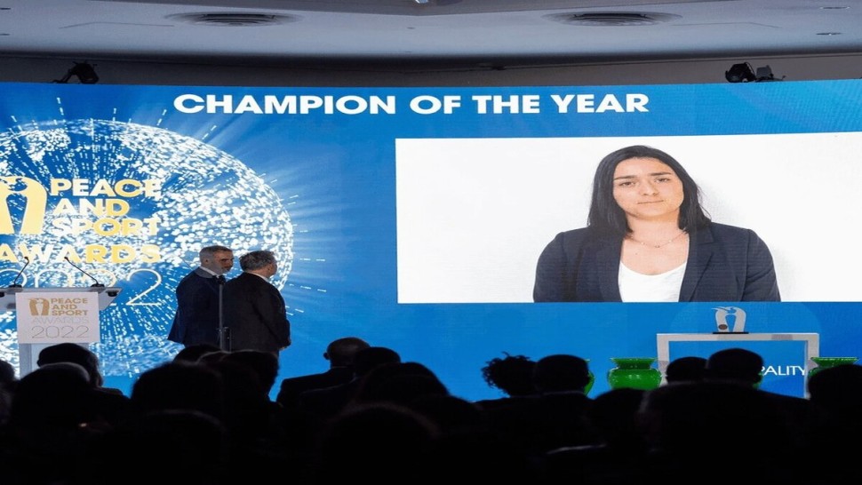 تتويج جديد لأنس جابر