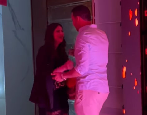 شاهد مفاجأة عمار الجمل لزوجته في عيد ميلادها (فيديو)