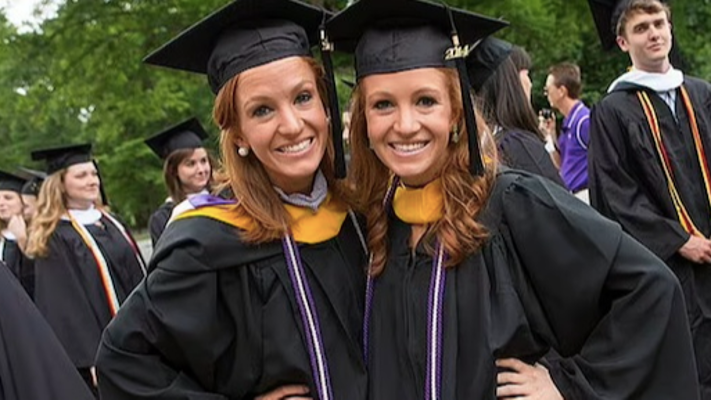 تعويض ضخم لشقيقتين