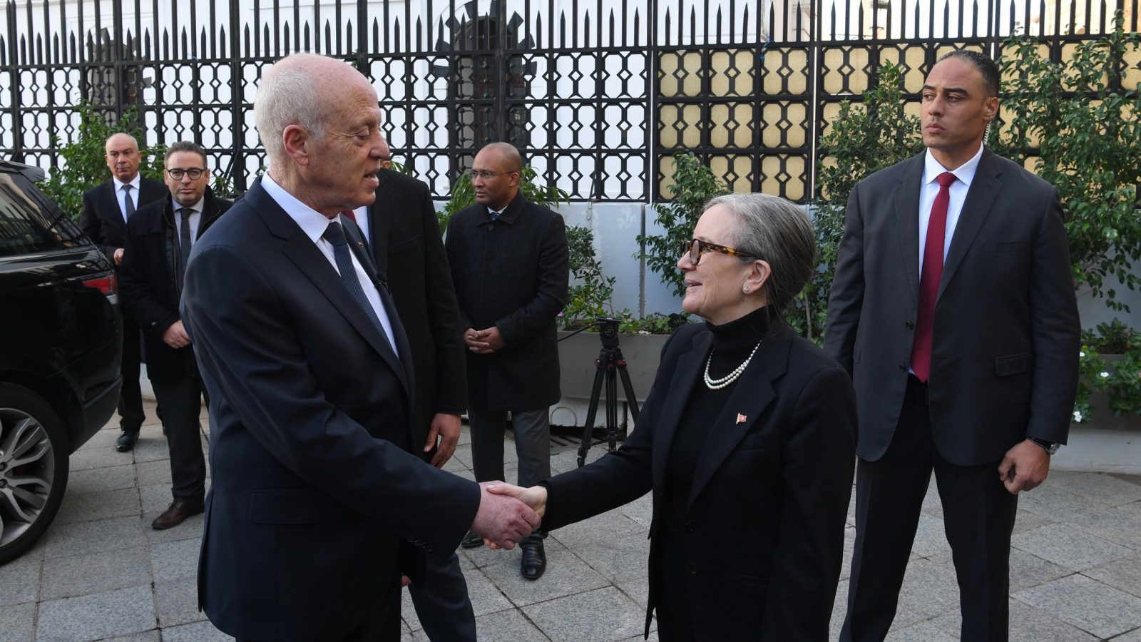 شاهد/ سعيّد يزور قصر الحكومة ويطلع على معالمه الاثرية