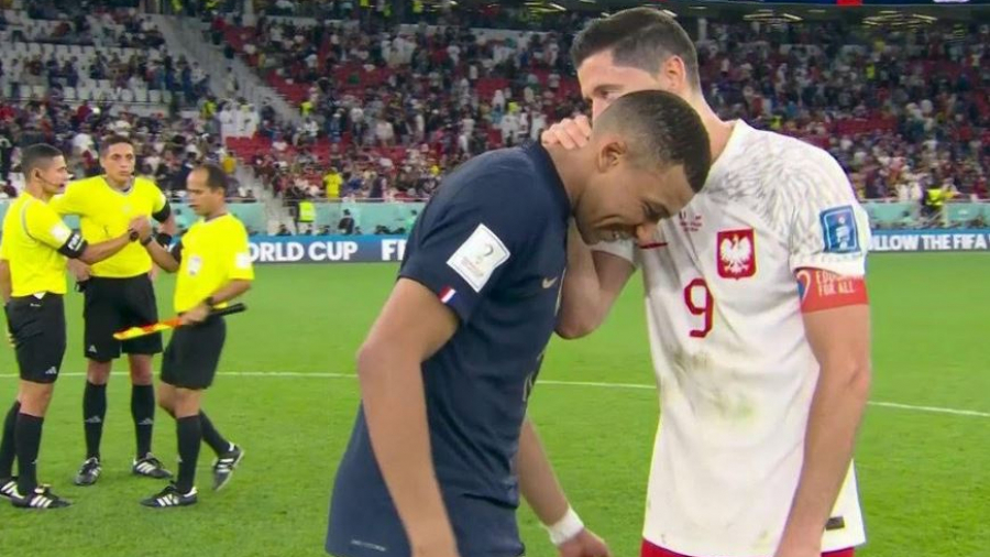 في صورة شهيرة/ هذا ما قاله ليفاندوفسكي لمبابي