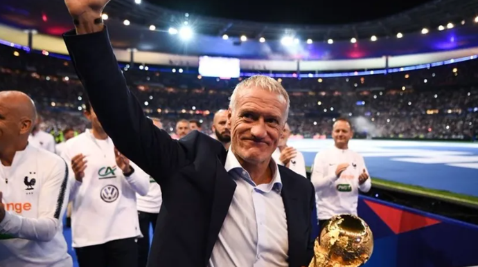 الممرن ديشان يمضي عقدا جديدا