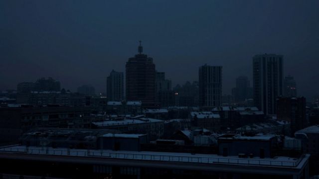 كييف بلا كهرباء تحسبا لهجمات صاروخية روسية