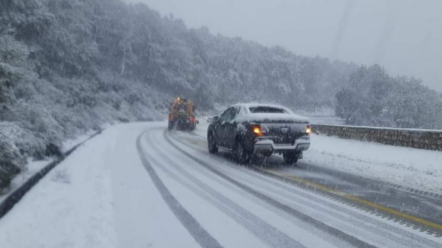 عين دراهم.. توقف الدروس بسبب تساقط الثلوج