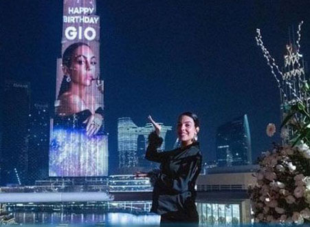 شاهد/ هكذا احتفل رونالدو بعيد ميلاد جورجينا (فيديو) شاهد/ هكذا احتفل رونالدو بعيد ميلاد جورجينا (فيديو)