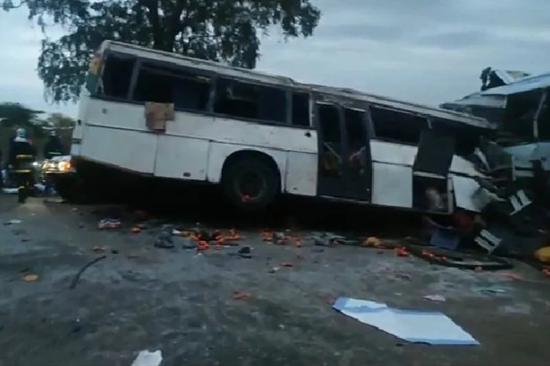 السنغال/ عشرات القتلى والجرحى في تصادم حافلتين