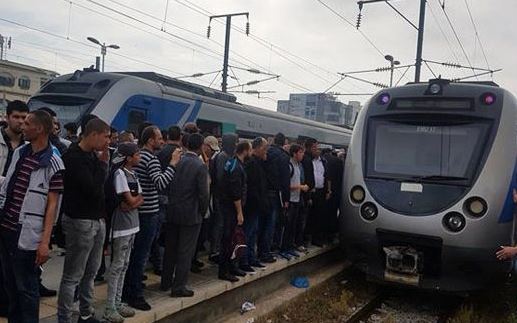 سوسة/ محتجون يمنعون مرورالقطار