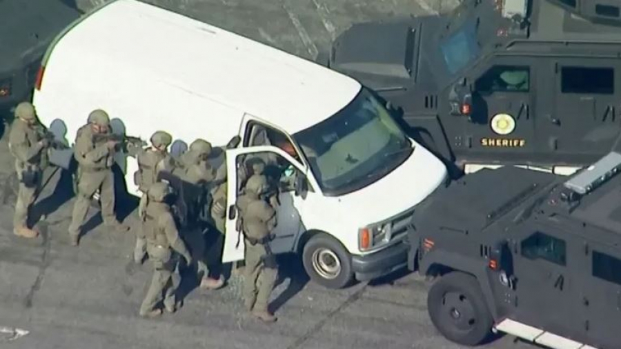 تنكيس الأعلام في أمريكا إثر “مذبحة كاليفورنيا”