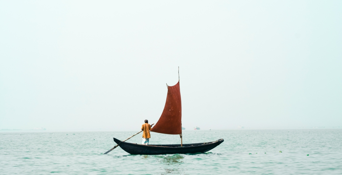 تاه أسابيع في البحر/ الكاتشاب والثوم ينقذ بحارا من موت محقق