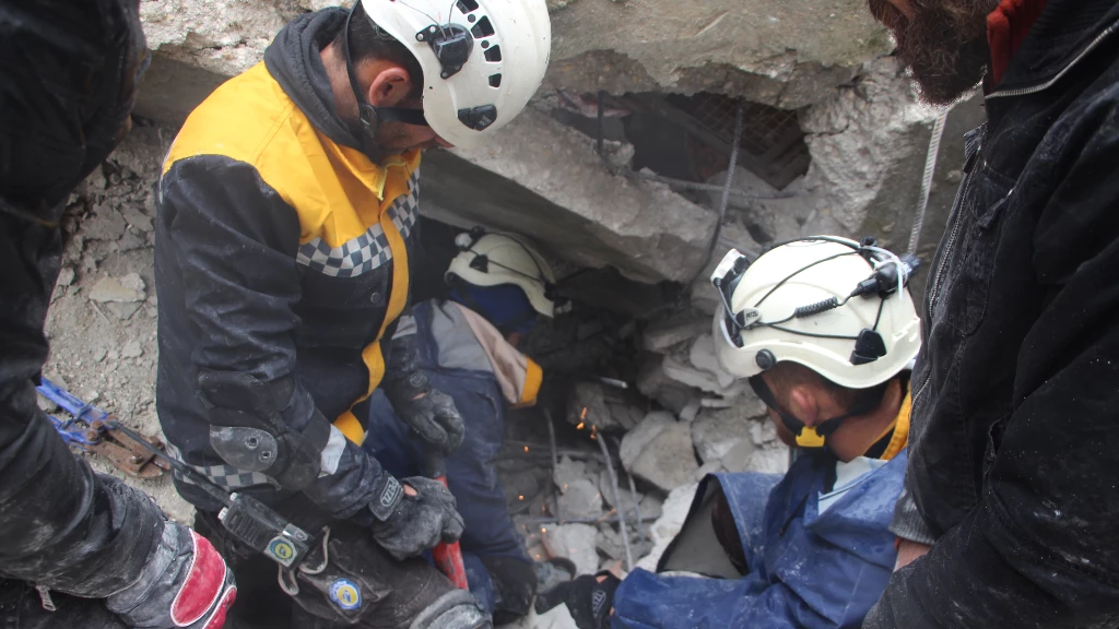 انتشال طفلة سورية