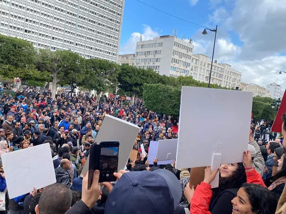 “الرباعي” يدعو القوى الوطنية للتصدي لـ”المنظومة ” والمطالبة بـ”رحيلها” “الرباعي” يدعو القوى الوطنية للتصدي لـ”المنظومة ” والمطالبة بـ”رحيلها”