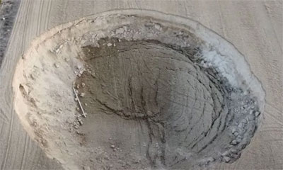 حادثة غريبة/ حفرة عملاقة تثير حيرة الجميع في تركيا (فيديو)