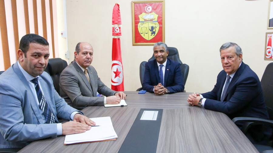 كراسي ملعب رادس محور لقاء دقيش بحمدي المدّب