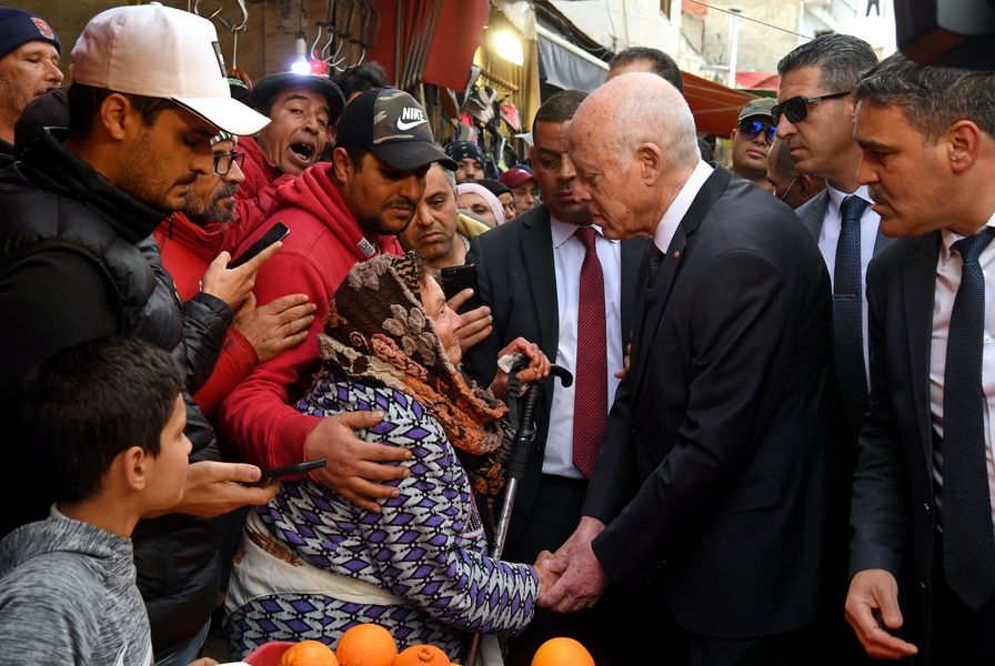 قيس سعيد في باب الفلة