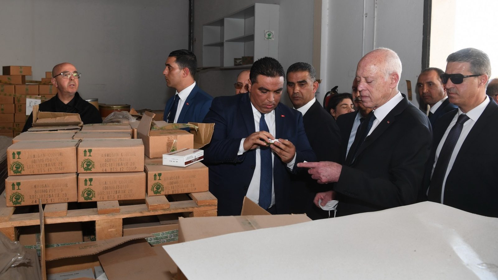 سعيّد من شركة “سيفات”: لابد من الاشعة أو الكيمياوي للقضاء على سرطان الفساد (فيديو)