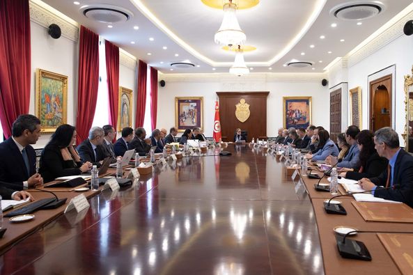 مجلس الوزراء يوافق على مشاريع مراسيم وأوامر