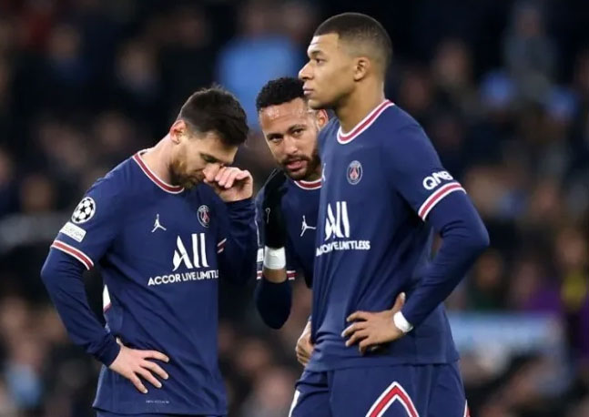 لإرضاء غرور مبابي/ باريس سان جيرمان “يطرد” ميسي ونيمار