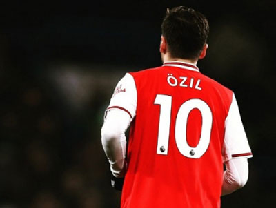 مسعود أوزيل يضع حدا لمسيرته الكروية