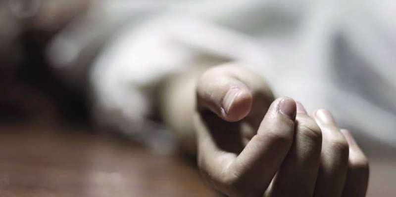 شنقت ابنيها ثم انتحرت !!