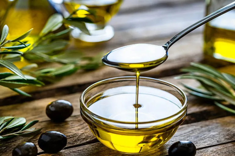 بهذا السعر/ ديوان الزيت يشرع في بيع زيت زيتون معلب