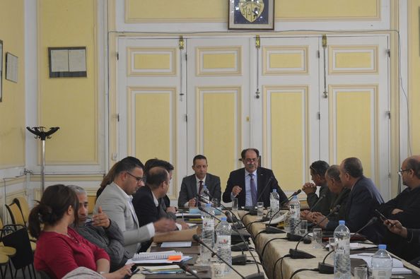 تحجير مرور الشاحنات الثقيلة أوقات الذروة بتونس الكبرى