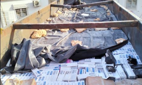 صور/ حجز 1.2 مليون دينار من البضائع المهرّبة بشاحنة في حمّام الأنف