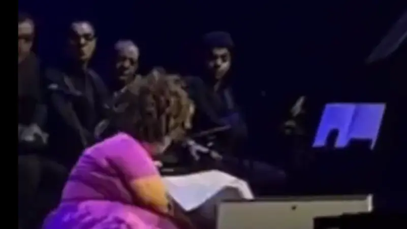 شاهد/ موقف محرج لشيرين امام جمهورها