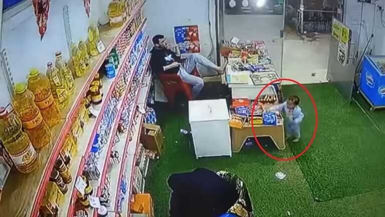 شاهد/ ألطف عملية “سطو” تحصد ملايين المشاهدات