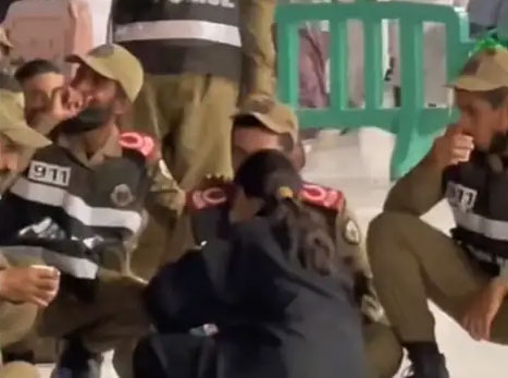 شاهد/ فيديو لطفلة في الحرم المكي يشعل مواقع التواصل
