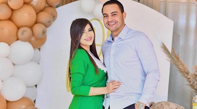 تلميح وحذف الصور المشتركة / هل انفصل عمار الجمل عن زوجته ؟