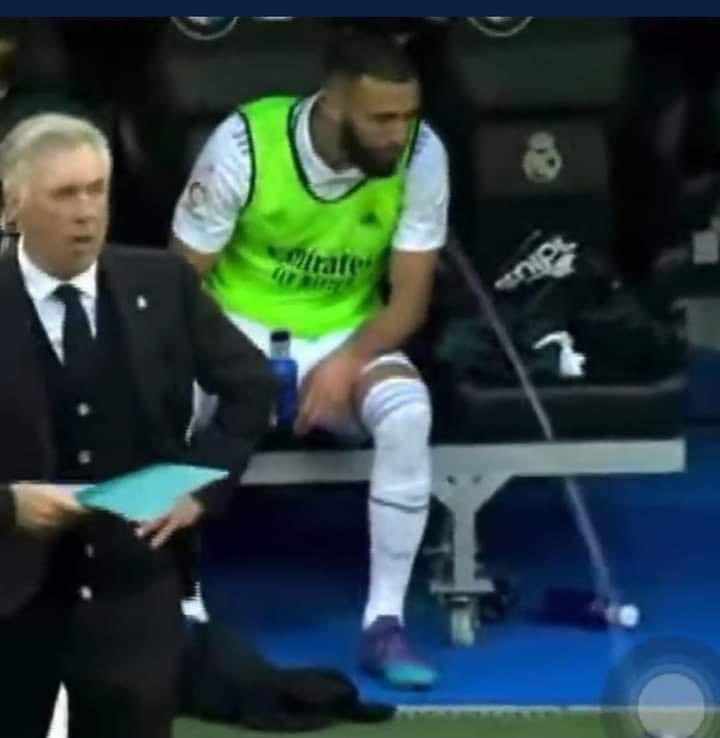 بعد ان اثار الجدل/ بنزيما مضمض ولم يفطر “فيديو”