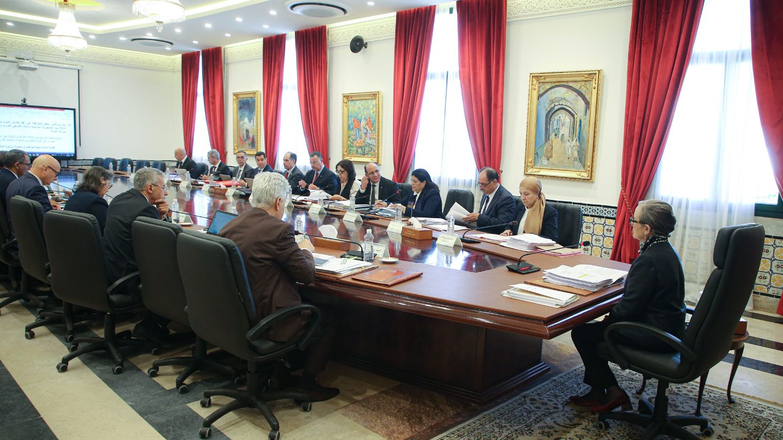 مجلس الوزراء يوافق على عدد  من مشاريع القوانين والأوامر