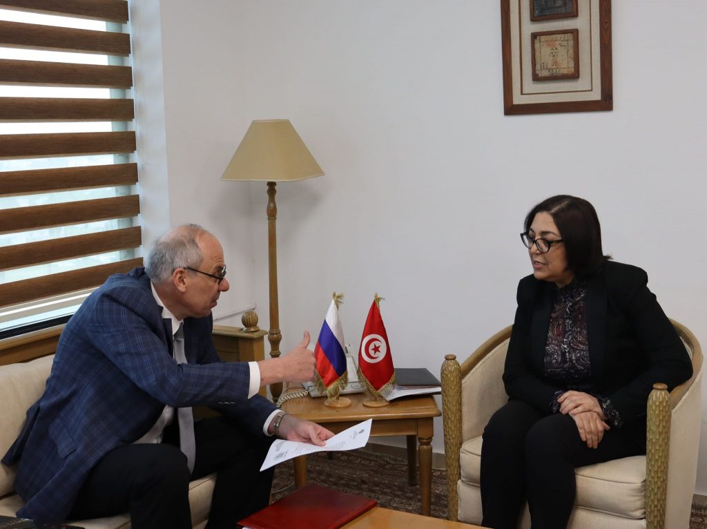 وزيرة التجارة السفير الروسي