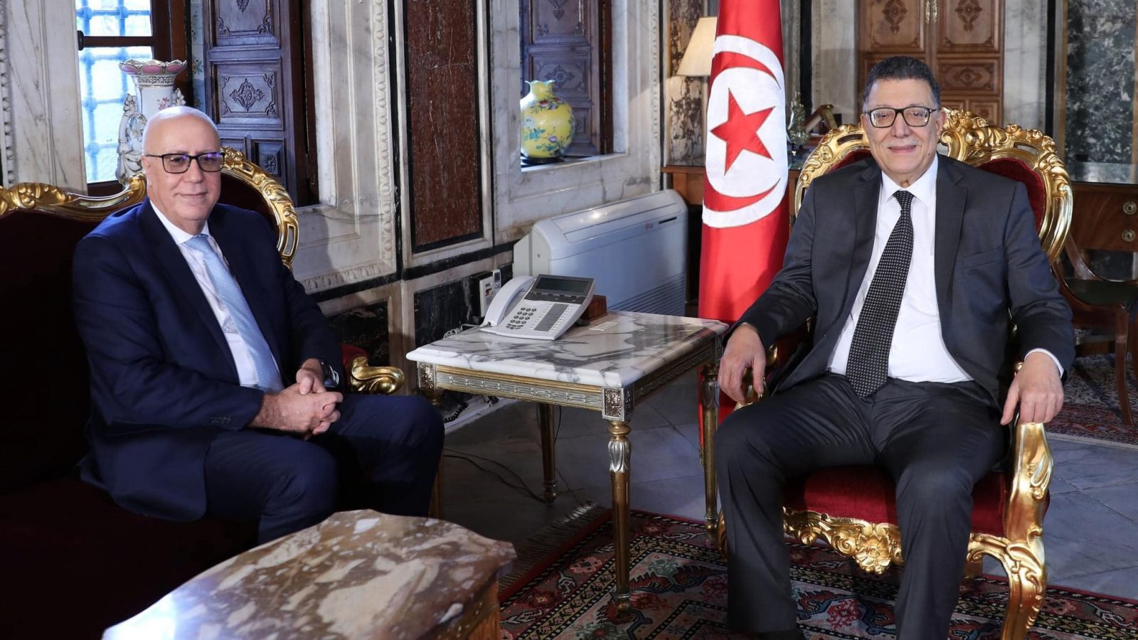 الوضع الاقتصادي في لقاء بودربالة بمحافظ البنك المركزي