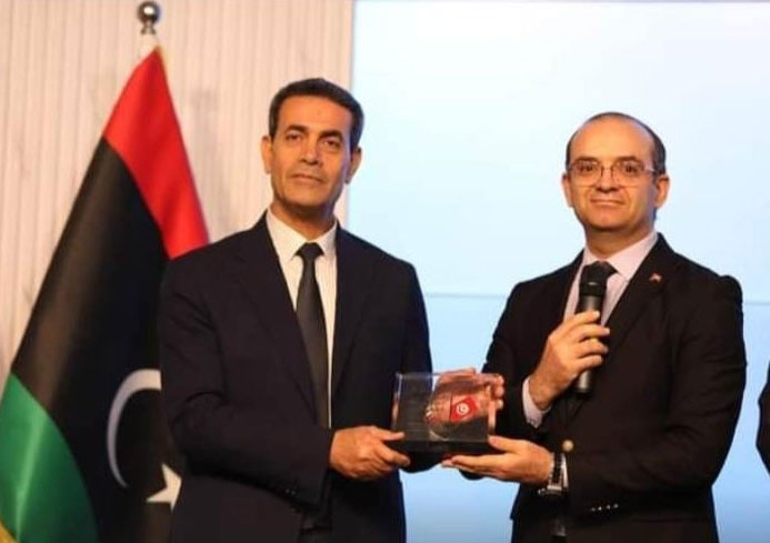 رئيس هيئة الانتخابات يلتقي نظيره الليبي بطرابلس