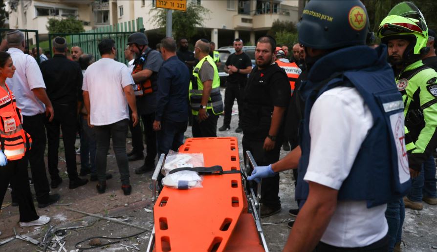 وابل من الصواريخ على المدن الإسرائيلية