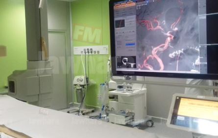 لأوّل مرة/ بث مباشر لعملية دقيقة لطلبة الطب بالمنستير