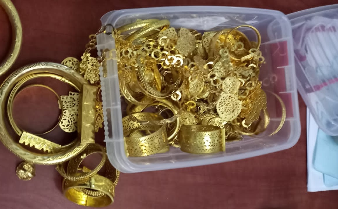 شاهد/ حجز أكثر من 6 كلغرامات من المعادن الثمينة في نابل