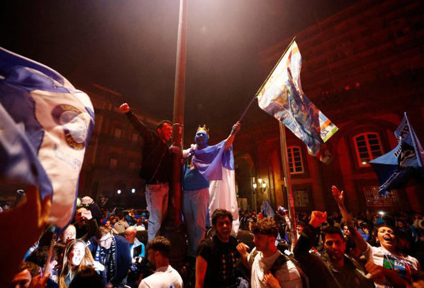 قتيل ومئات المصابين في إحتفالات نابولي ببطولة إيطاليا