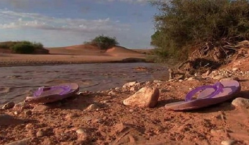 جدليان/ مياه وادي القصيبة تجرف إمرأة