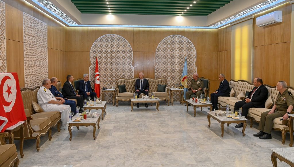 الرئيس في العوينة