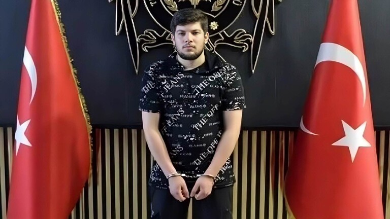 تركيا تعتقل “ذئبا منفردا” خطط لهجوم كبير في إسطنبول (صور)