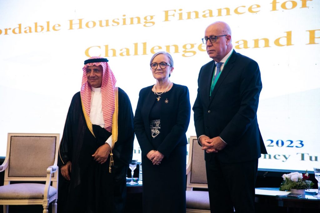 رئيسىة الحكومة