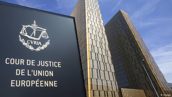 محكمة العدل الأوروبية تُدين اليونان بسوء معاملة لاجئين