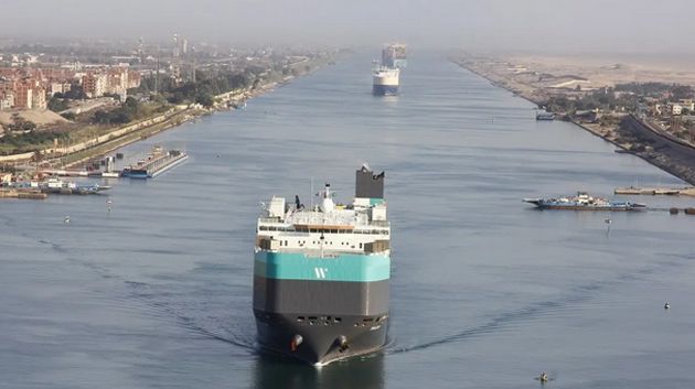 مصر/ تعطل ناقلة نفط وسط قناة السويس