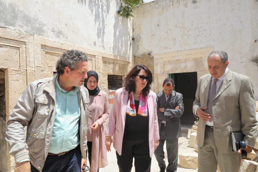 وزيرة الثقافة